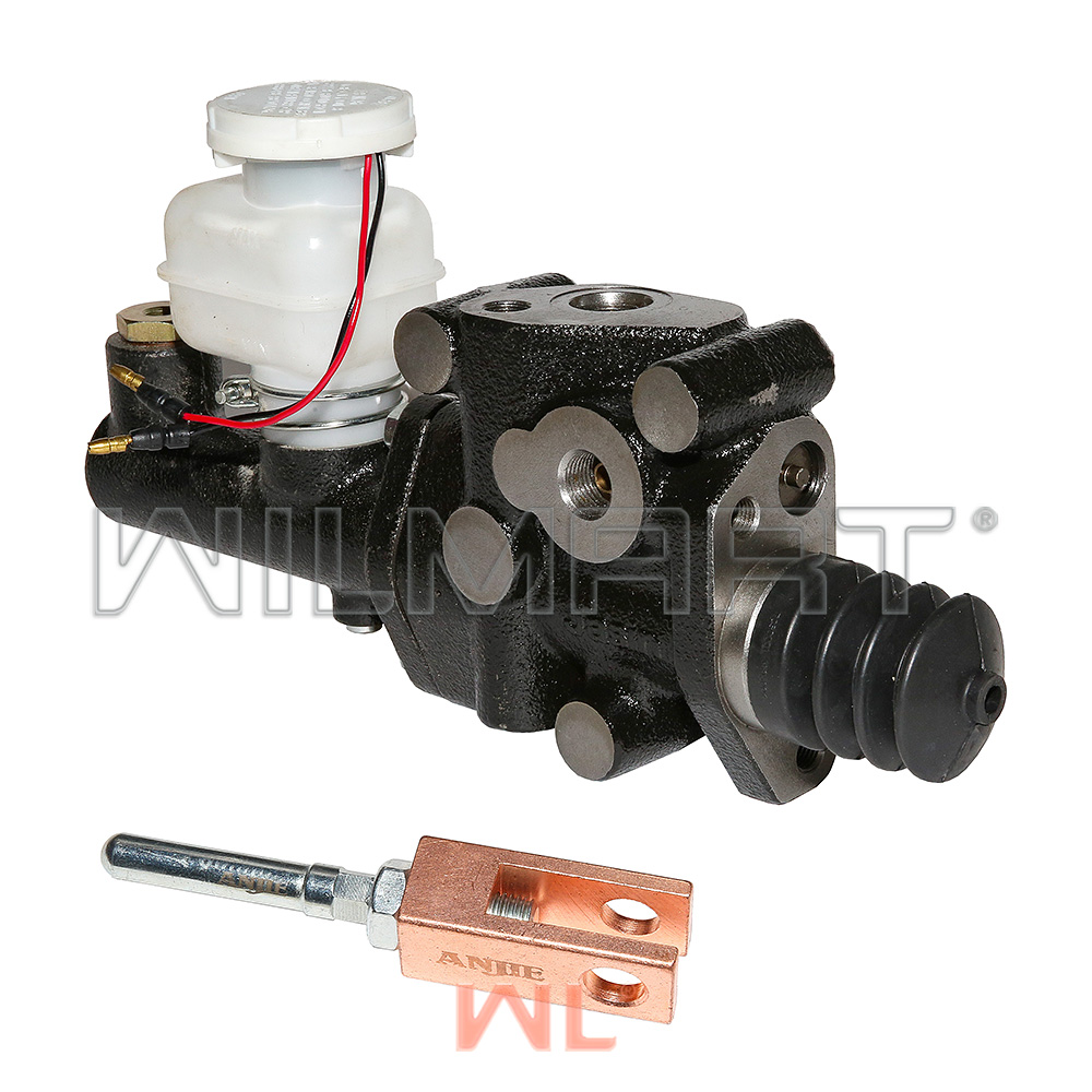 Цилиндр тормозной главный Komatsu FD50AT-7 (3EC-36-31710) (ГТЦ)