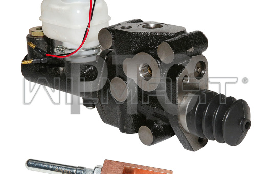 Цилиндр тормозной главный Komatsu FD50AT-7 (3EC-36-31710) (ГТЦ)